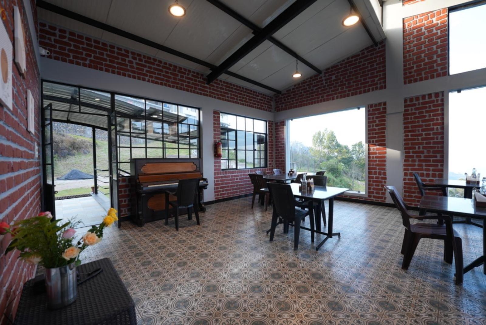 Aura Crimson Vistas Hotel Kodaikanal Eksteriør billede