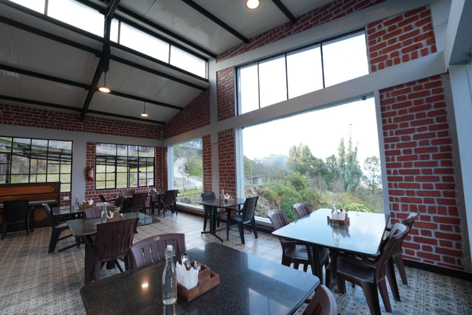 Aura Crimson Vistas Hotel Kodaikanal Eksteriør billede